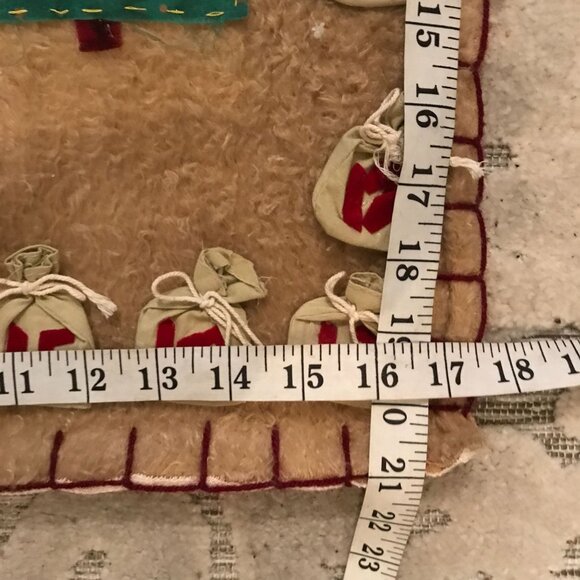 Vintage Handmade Christmas Advent Calendar Wall Hanging 21"x18" With Santa Desig - Picture 5 of 6